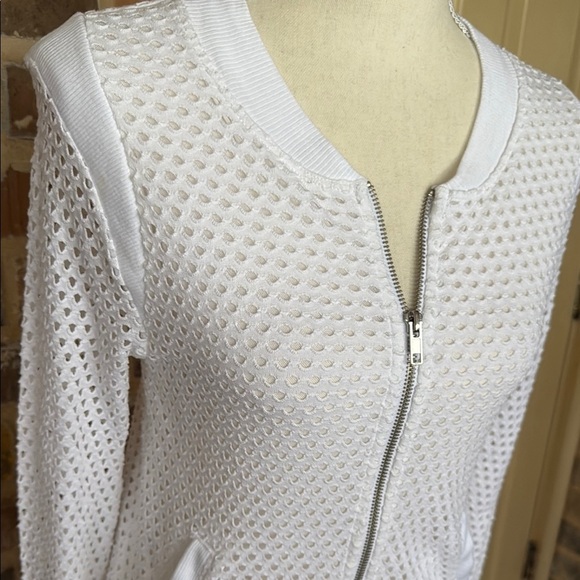 Trouble at the Mill White Mesh Bomber Style Top Full Zip Sz Small - Picture 2 of 9
